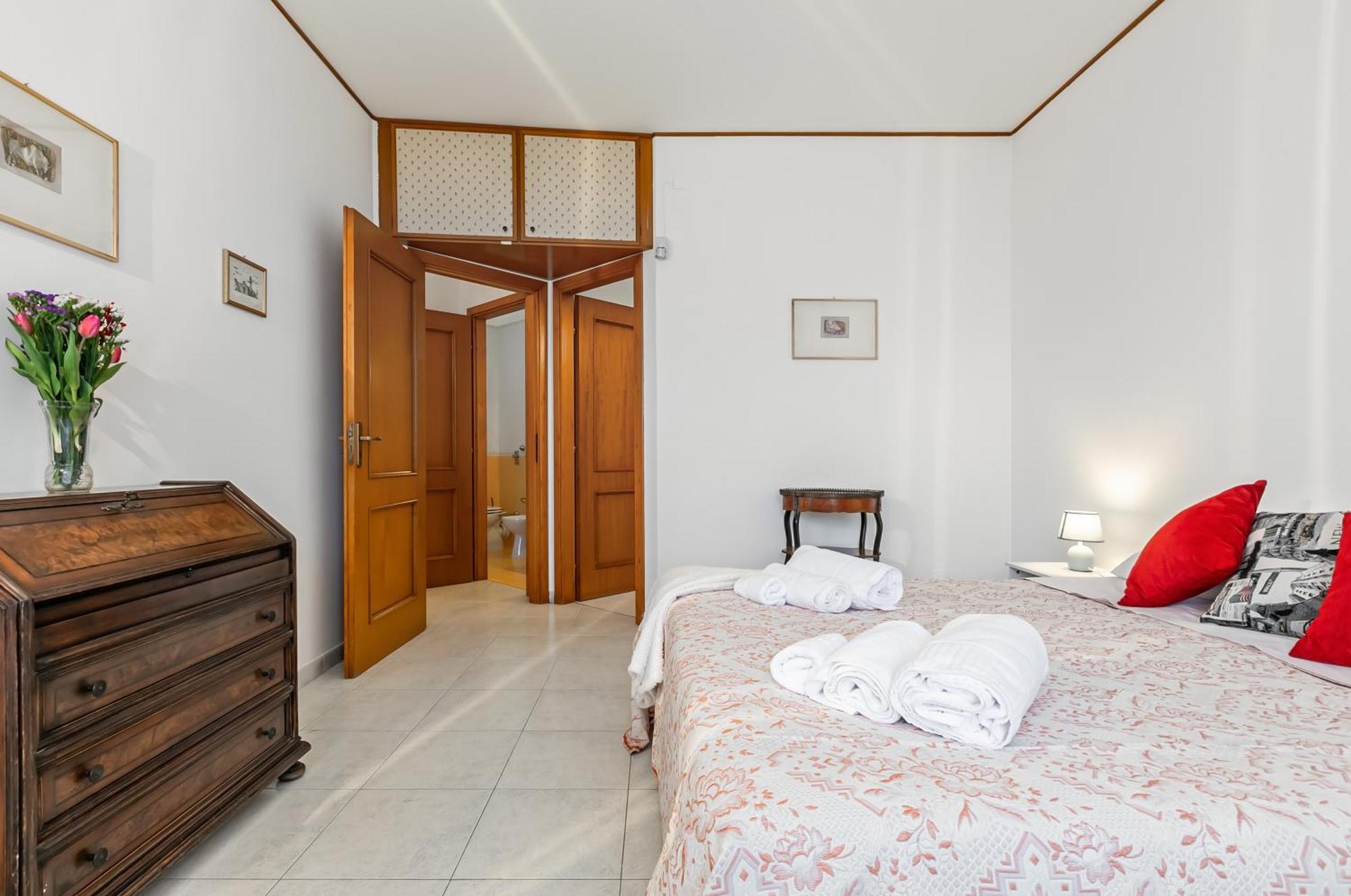 Palazzo Reale & Piazza Indipendenza Roomy Flat Palermo Exterior foto