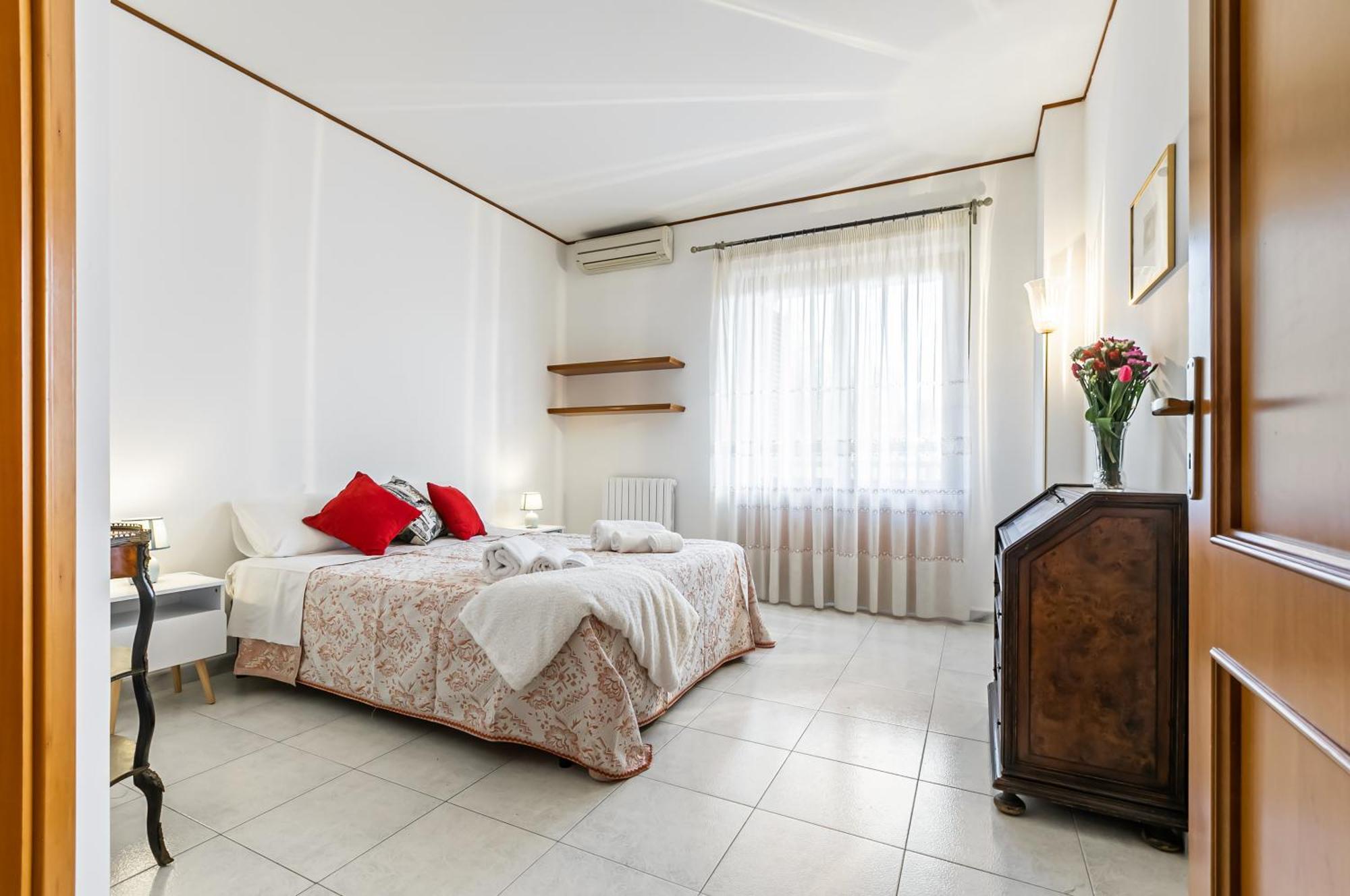 Palazzo Reale & Piazza Indipendenza Roomy Flat Palermo Exterior foto